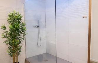 La Suite Interdite Jacuzzi, Sauna & Pièce Secrète - Foto 8