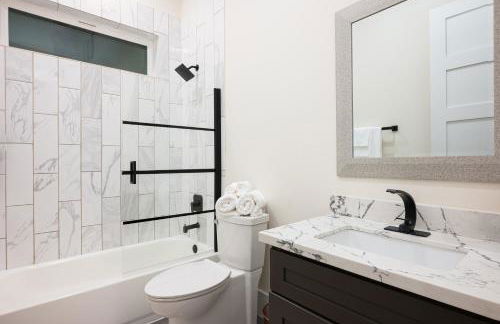 Rodeo Special! 4BR Luxury, Houston Rooftop Views - Foto 22