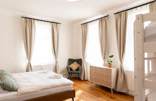 Charaktervolle 122qm Altbau-Ferienwohnung mit Stuck, viel Platz für Familien & Gruppen bis zu 8 Personen, Parkplatz inklusive - Photo 43