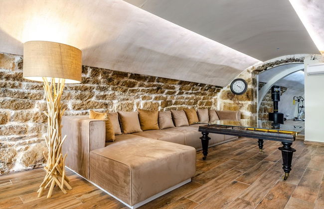 Beachfront Villa Gabriela with Pool - Foto 23