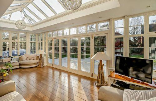 Luxury Detached House in Large Private Grounds, with Outdoor Jacuzzi and Sauna - Foto 50