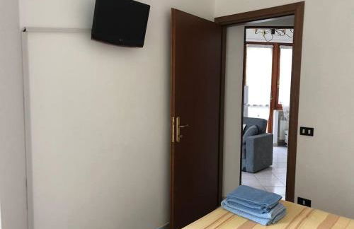 Luminoso bilocale, comfort a 300 m dal mare - Foto 10