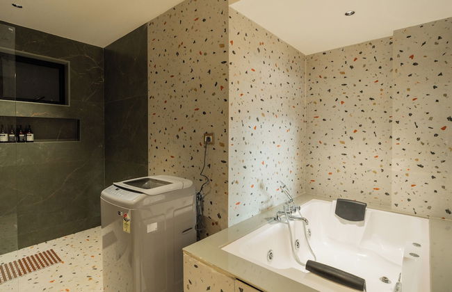 ELIVAAS Kamerios Maris 1 BHK Jacuzzi - Photo 44