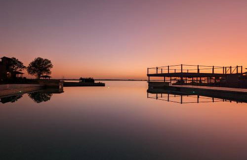 Cedar Creek Lake Villa Pool Hot Tub Dock Fishing Golf Dallas Sleeps 20 - Foto 2