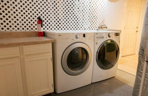 Roof Deck, Walk to Forest Beach, Fire Pit! - Foto 27