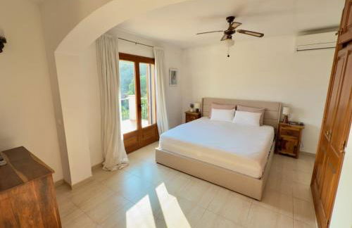 Beautiful Spacious Villa with Mountain View and Private Pool - Foto 10