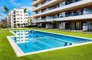 Claudia Luxury Apartment near the beach with a pool, gym, and secure gated parking - Foto 1