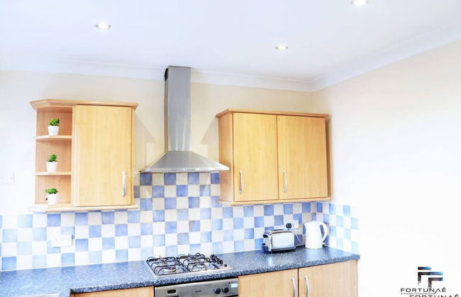 Beautiful 5-bed House Roker Beach - Photo 17