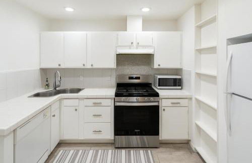 Quaint 1BD 1BA Bungalow - Foto 6