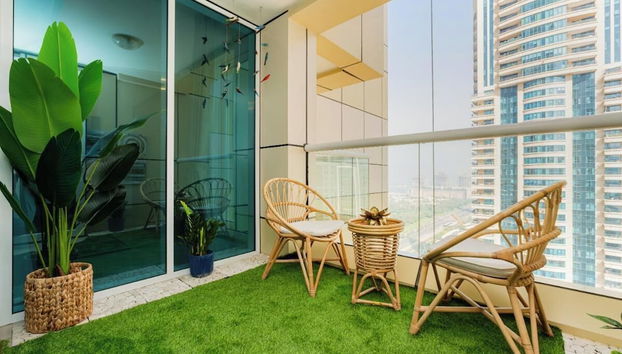 Bright And Stylish 1BHK Apartment - Foto 5, Balcón