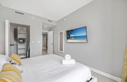 Downtown Doral Condo w-Free Parking - Foto 24