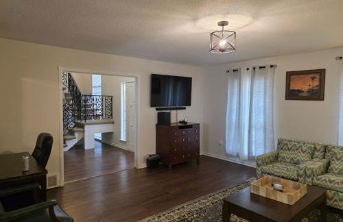 Luxury Southern Mansion w/ Pool - Foto 14