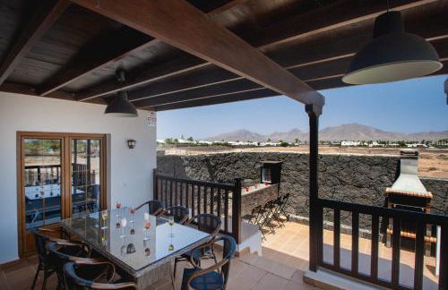 Villa Vista Reina - Luxury 6 Bedroom - Heated Pool- Views - Pool Table - Vista Lobos - Playa Blanca - Photo 19