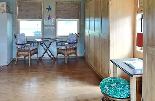 Beachside Tiki Hut - Photo 10