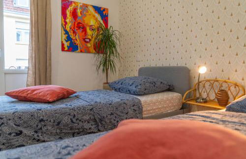 Plumeria - Grand Appartement 75m2 - Au calme avec Jardin - Idéal Famille ou Groupe de Travailleurs - Parking Public Gratuit - 2 Chambres - 4 Lits séparés - Foto 9