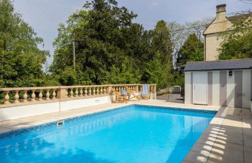 The New School Rooms - Beautiful, Georgian Apartment with Private Heated Pool and Hot Tub Sleeps 12 with Wifi and Parking near Bath - Foto 13