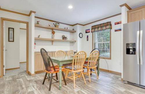 Less Than 1 Mi to Beach Peaceful Brant Lake Home! - Foto 12