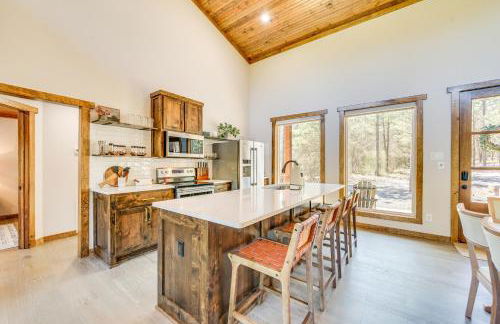 Broken Bow Cabin about 5 Mi to State Park with Hot Tub! - Foto 8