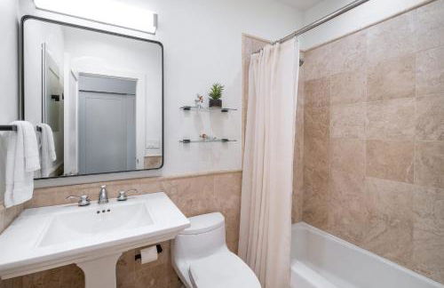 1 Block to Gondola Updated Top-Floor 2BR 2BA - Foto 59