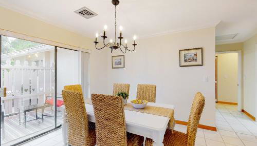 Gulf Gate Getaway - Photo 4