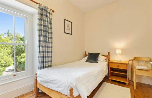 Pendre Farmhouse Llwyndafydd - Photo 15