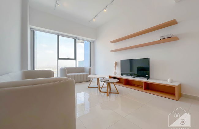 Luxury 1B With Balcony in Blue Wave Tower Dubai - Photo 1