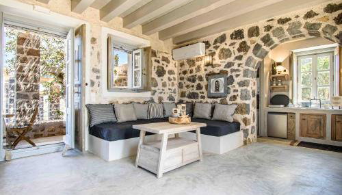 Pavlaina Complex of Traditional Residences in Nisyros. Enjoy the garden and the Sea View - Foto 1, furniture