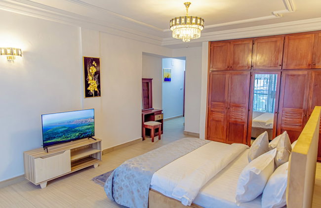 G&G Residency - Photo 13