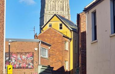 Central Gloucester Self-Catering Flat - A Hidden Gem - Foto 48