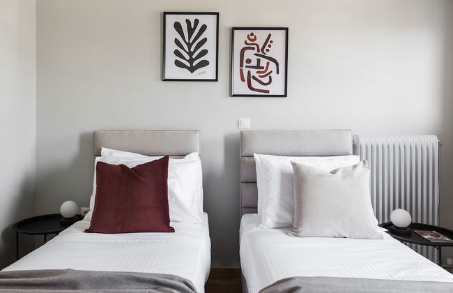 Celestial 3BR Apartment with Balcony - Foto 9