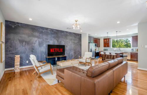 Spacious 3 Bed House near MD Anderson with Free Parking & Wi-Fi - Photo 1