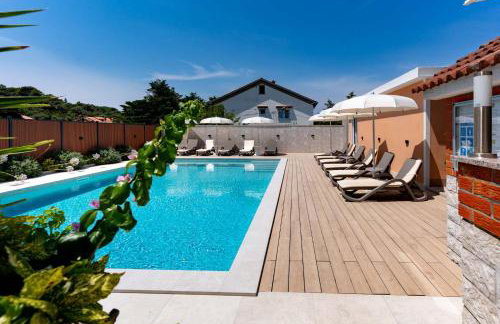 Apartments Foric Rab with Heated Pool, Sauna & Gym - Photo 2