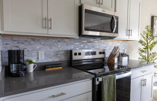 Holistic Campus Rental, LLC - Private Bedrooms in Shared Home with Shared Kitchen - Foto 16