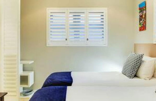 Secure Holiday Apartment w Private Pool Calico - Photo 63