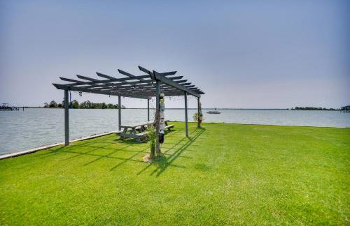 Bayfront White Stone Escape w/ Private Beach! - Photo 37