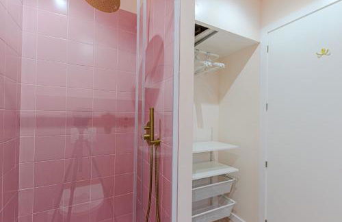 Glamorous pink studio in city center - Photo 17