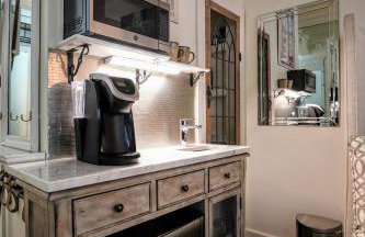 Palm Beach Hotel Petite Retreat 2 blocks to beach!! Historic Landmark - Photo 4