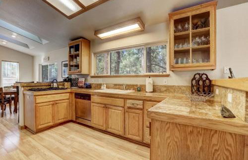 Montgomery Estates Bliss - Hot Tub, Pets, Family Fun! - Foto 21