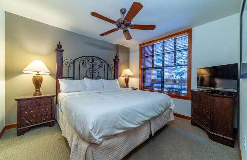 Luxury Oasis Village Ski-in Ski-out - Photo 12