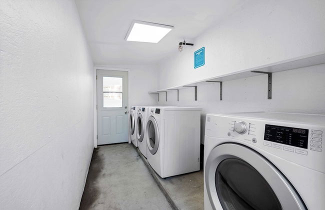 2 Units in Prime Hollywood Location Chic Renovated 1bdrs w/ Patio Avantstay - Foto 27