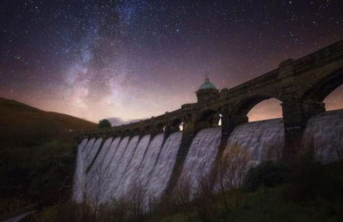 Idyllic 2 Bedroom Self-Contained UpsideDown Annexe - Photo 57