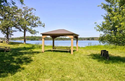 Escape to the Tranquil Beauty at Spitzer Lake - Foto 9
