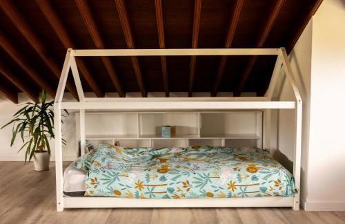 Countryside house with a pool and fireplace - Photo 67