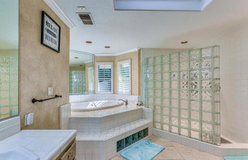 Billiards & Private Pool: Bright Clovis Home! - Foto 15