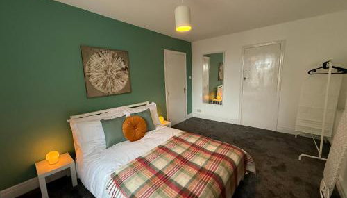 Duke's Retreat - 4 BR Sleeps 8 Ideal 4 Contractors - Foto 1, towels, wardrobe