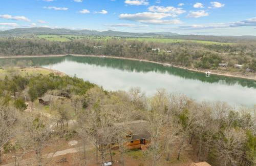 Remodeled Lakefront Cabin, shuffleboard, Starlink - Foto 46