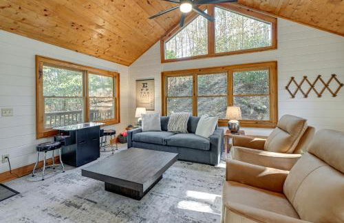 Deck, Fire Pit and Game Room! Wooded Cashiers Escape - Foto 4