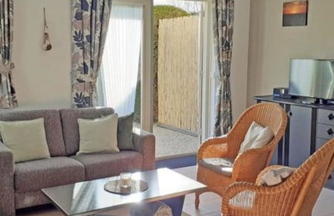 Cosy Bungalow Near the Beach - Photo 18