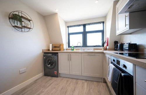 Modern 2 Bedroom Flat, Central Chatham, Self Check-in - Foto 10