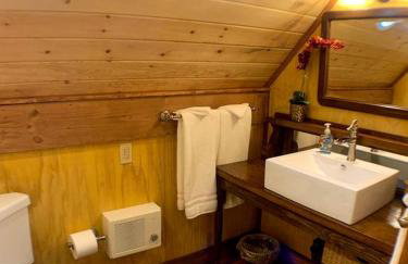 Magical Tree House Experience with a Private Hot Tub in Shenandoah Valley, Virginia - Foto 17